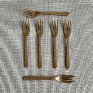 Tenedor de fibra vegetal biodegradable compostable para delivery - Empaque Verde